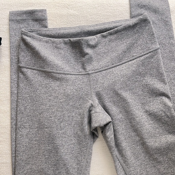 LULULEMON grey mid‎ rise leggings size 4 inseam 30’’ - Picture 8 of 8